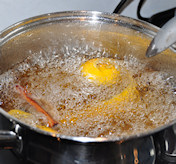 Siroop voor baklava koken
