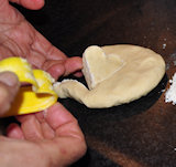 Kourabiedes, kerskoekjes maken