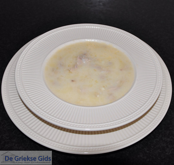 Avgolemono soupa | Griekse soep met kip ei en citroen