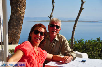 Bryan en Henriette van Agistri Club  | Agkistri Griekenland - Foto van https://www.grieksegids.nl/fotos/agkistri-griekenland/normaal/agkistri-grieksegids-083.jpg