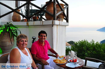 Cafe Hayiati Alonissos stad | Sporaden Griekenland foto 1 - Foto van https://www.grieksegids.nl/fotos/alonissos/normaal/alonissos-grieksegids-190.jpg