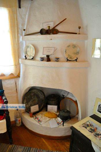 Traditioneel huis en museum in Alonissos stad | Sporaden Griekenland 3 - Foto van https://www.grieksegids.nl/fotos/alonissos/normaal/alonissos-grieksegids-262.jpg