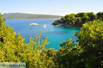 Agios Petros bij Steni Vala | Alonissos Sporaden Griekenland foto 5 - Foto van https://www.grieksegids.nl/fotos/alonissos/normaal/alonissos-grieksegids-359.jpg