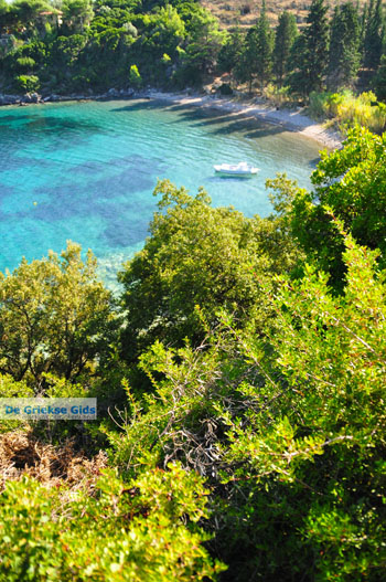 Agios Petros bij Steni Vala | Alonissos Sporaden Griekenland foto 7 - Foto van https://www.grieksegids.nl/fotos/alonissos/normaal/alonissos-grieksegids-361.jpg