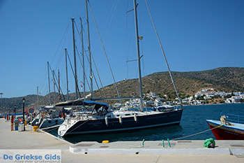 Katapola Amorgos - Eiland Amorgos - Cycladen Griekenland foto 8 - Foto van https://www.grieksegids.nl/fotos/amorgos/350/eiland-amorgos-008.jpg