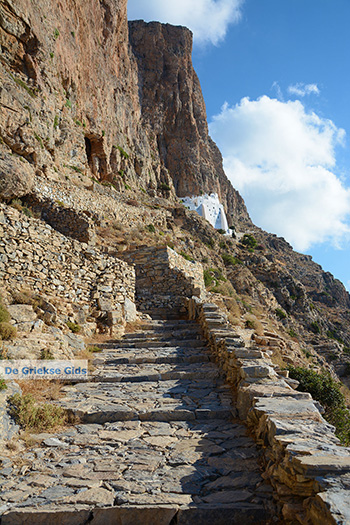 Chozoviotissa Amorgos - Eiland Amorgos - Cycladen foto 72 - Foto van https://www.grieksegids.nl/fotos/amorgos/350/eiland-amorgos-072.jpg