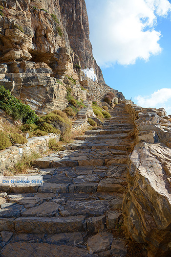 Chozoviotissa Amorgos - Eiland Amorgos - Cycladen foto 73 - Foto van https://www.grieksegids.nl/fotos/amorgos/350/eiland-amorgos-073.jpg