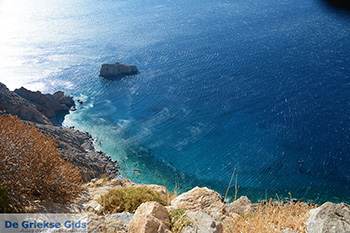 Chozoviotissa Amorgos - Eiland Amorgos - Cycladen foto 83 - Foto van https://www.grieksegids.nl/fotos/amorgos/350/eiland-amorgos-083.jpg