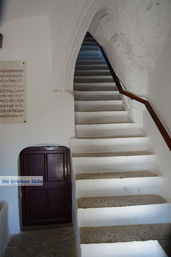 Chozoviotissa Amorgos - Eiland Amorgos - Cycladen foto 86 - Foto van https://www.grieksegids.nl/fotos/amorgos/350/eiland-amorgos-086.jpg