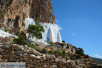 Chozoviotissa Amorgos - Eiland Amorgos - Cycladen foto 110 - Foto van https://www.grieksegids.nl/fotos/amorgos/350/eiland-amorgos-110.jpg