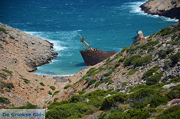 Kalotaritissa Amorgos - Eiland Amorgos - Cycladen foto 170 - Foto van https://www.grieksegids.nl/fotos/amorgos/350/eiland-amorgos-170.jpg