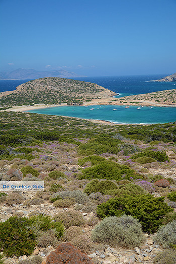 Kalotaritissa Amorgos - Eiland Amorgos - Cycladen foto 178 - Foto van https://www.grieksegids.nl/fotos/amorgos/350/eiland-amorgos-178.jpg
