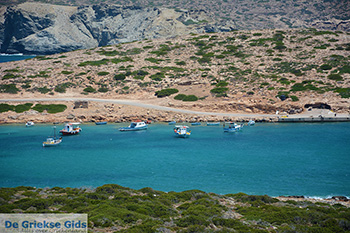 Kalotaritissa Amorgos - Eiland Amorgos - Cycladen foto 183 - Foto van https://www.grieksegids.nl/fotos/amorgos/350/eiland-amorgos-183.jpg