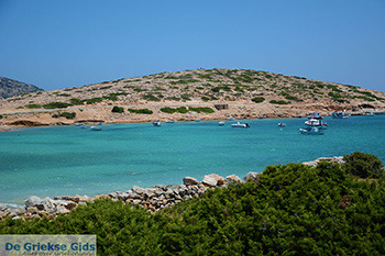 Kalotaritissa Amorgos - Eiland Amorgos - Cycladen foto 185 - Foto van https://www.grieksegids.nl/fotos/amorgos/350/eiland-amorgos-185.jpg