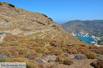 Minoa Katapola Amorgos - Eiland Amorgos - Cycladen foto 436 - Foto van https://www.grieksegids.nl/fotos/amorgos/350/eiland-amorgos-436.jpg