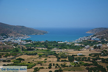 Katapola Amorgos - Eiland Amorgos - Cycladen foto 508 - Foto van https://www.grieksegids.nl/fotos/amorgos/350/eiland-amorgos-508.jpg
