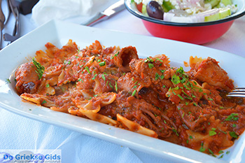 Katapola Amorgos - Eiland Amorgos - Cycladen foto 554 - Foto van https://www.grieksegids.nl/fotos/amorgos/350/eiland-amorgos-554.jpg