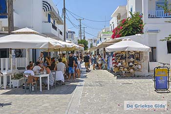 Chora op Antiparos 1 - Foto van https://www.grieksegids.nl/fotos/antiparos/350pix/chora-antiparos-009.jpg