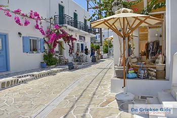 Chora op Antiparos 4 - Foto van https://www.grieksegids.nl/fotos/antiparos/350pix/chora-antiparos-012.jpg