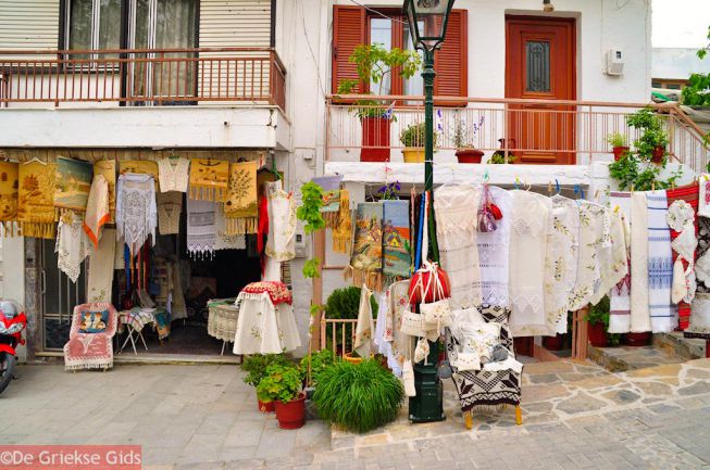 Souvenirwinkel met handwerk op Kreta