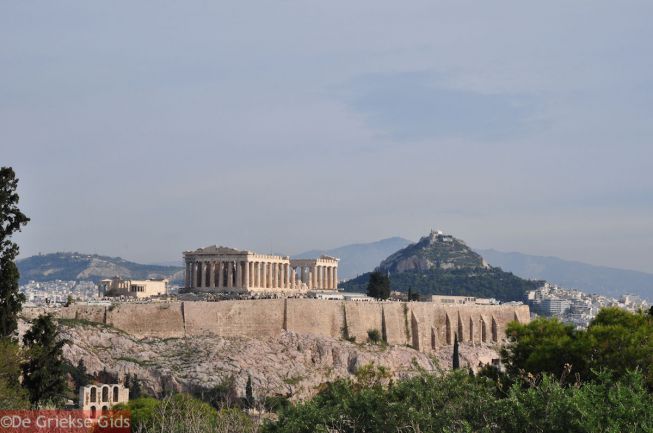 De Akropolis met er achter Likavitos