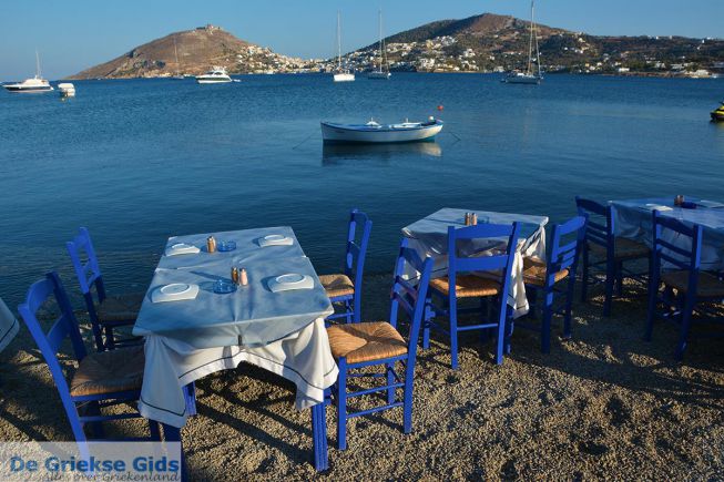 Alinda Leros, terrasje op strand