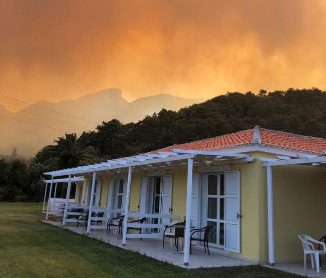 Evacuaties bij bosbranden op Samos