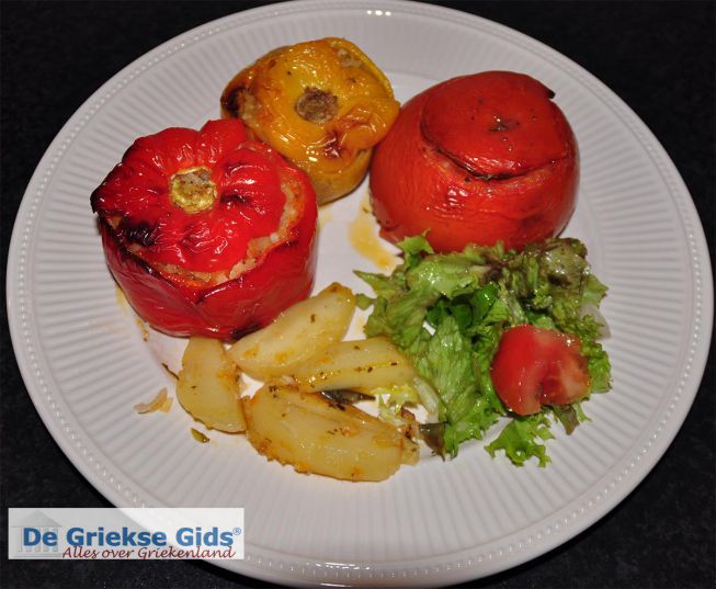 Gemista, gevulde tomaten met rijst