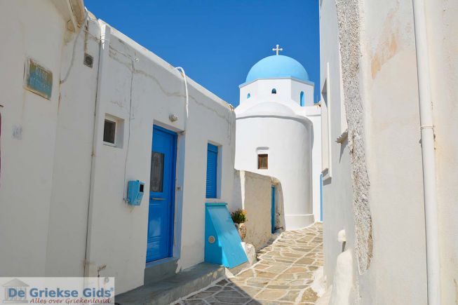 Lefkes Paros kerk