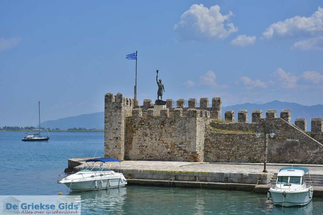 Nafpaktos standbeeld