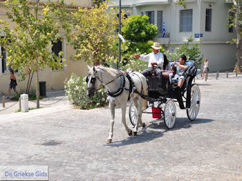 Paard en koets in Athene - Foto van https://www.grieksegids.nl/fotos/athene/athene350/stad-athene-025.jpg