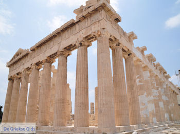 Het Parthenon, op de Akropolis in Athene foto 131 - Foto van https://www.grieksegids.nl/fotos/athene/athene350/stad-athene-037.jpg