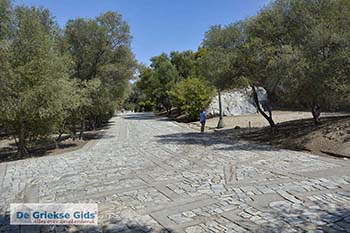 Geplaveide straatjes Filopapou Athene foto 1 - Foto van https://www.grieksegids.nl/fotos/athene/filopapou/normaal/filopapou-athene-018.jpg
