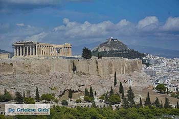Akropolis en Likavitos vanaf Filopapou gezien foto 2 - Foto van https://www.grieksegids.nl/fotos/athene/filopapou/normaal/filopapou-athene-049.jpg