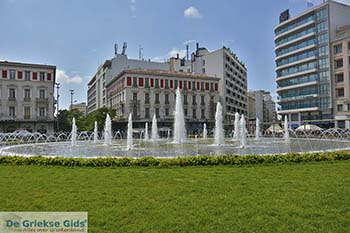 Omonia plein Athene Foto 2 - Foto van https://www.grieksegids.nl/fotos/athene/omonia-plein/normaal/omonia-plein-athene-003.jpg