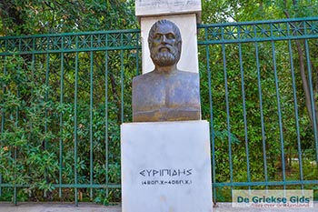Euripides Athene - Foto van https://www.grieksegids.nl/fotos/athene/overig/normaal/euripides-athene.jpg