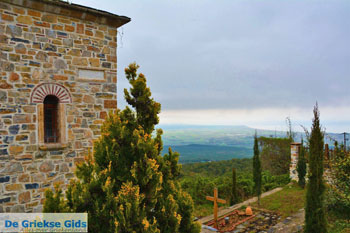 Klooster Agios Dionysios bij Litochoro | Pieria Macedonie | Griekenland 1 - Foto van https://www.grieksegids.nl/fotos/centraal-macedonie/pieria/normaal/pieria-macedonie-griekenland-105.jpg