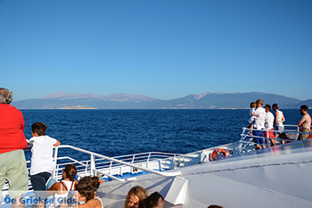 Varen van Chalki naar Rhodos- Eiland Chalki Dodecanese - Foto 344 - Foto van https://www.grieksegids.nl/fotos/chalki/350/eiland-chalki-344.jpg