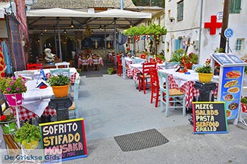 Benitses Corfu 0033 - Foto van https://www.grieksegids.nl/fotos/corfu/2019/normaal/benitses-corfu-2019-005.jpg