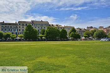Corfu stad 0038 - Foto van https://www.grieksegids.nl/fotos/corfu/2019/normaal/corfu-stad-corfu-2019-001.jpg