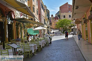 Corfu stad Corfu 0052 - Foto van https://www.grieksegids.nl/fotos/corfu/2019/normaal/corfu-stad-corfu-2019-015.jpg