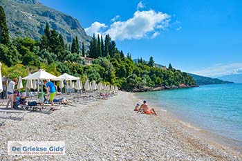 Pantokrator vanaf het strand van Barbati op Corfu - Foto van https://www.grieksegids.nl/fotos/corfu/normaal/barbati-pantokrator-corfu.jpg