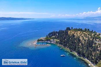 Luchtfoto Kouloura Corfu - Foto van https://www.grieksegids.nl/fotos/corfu/normaal/luchtfoto-kouloura-corfu.jpg