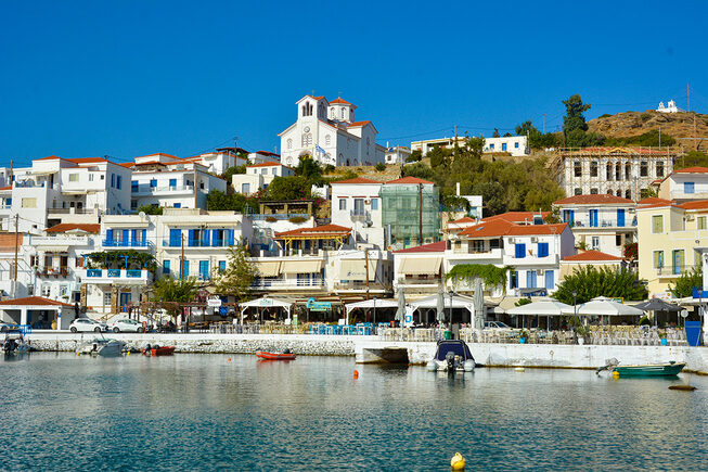 Batsi Andros | Cycladen - Foto van https://www.grieksegids.nl/fotos/cycladen/andros/batsi/mid/batsi-009.jpg?v=1772439412