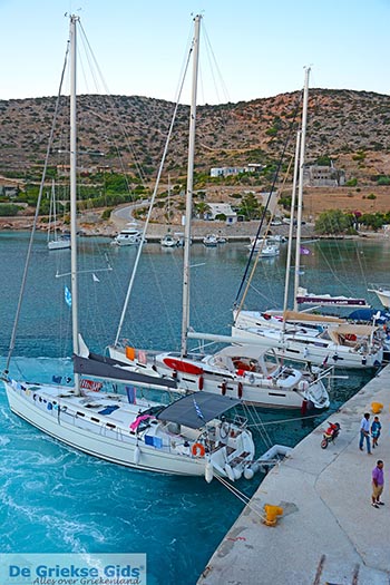 Schinoussa Cycladen -  Foto 2 - Foto van https://www.grieksegids.nl/fotos/cycladen/schinoussa/normaal/schinoussa-002.jpg