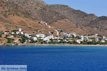 Haven Gialos Ios | Griekenland 5 - Foto van https://www.grieksegids.nl/fotos/cycladennet-fotos/ios/mid/ios-grieksegids-005.jpg