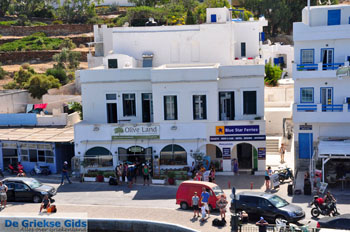 Haven Gialos Ios | Griekenland 11 - Foto van https://www.grieksegids.nl/fotos/cycladennet-fotos/ios/mid/ios-grieksegids-011.jpg