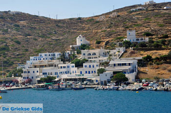 Haven Gialos Ios | Griekenland 17 - Foto van https://www.grieksegids.nl/fotos/cycladennet-fotos/ios/mid/ios-grieksegids-017.jpg