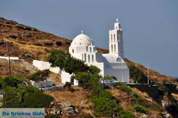 Haven Gialos Ios | Griekenland 19 - Foto van https://www.grieksegids.nl/fotos/cycladennet-fotos/ios/mid/ios-grieksegids-019.jpg