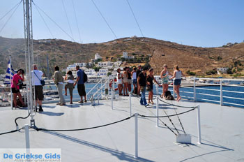 Haven Gialos Ios | Griekenland 21 - Foto van https://www.grieksegids.nl/fotos/cycladennet-fotos/ios/mid/ios-grieksegids-021.jpg